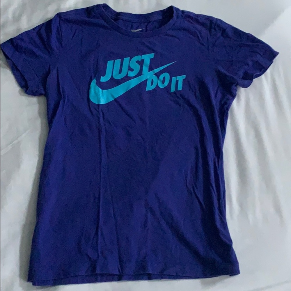 Juniors Nike tee